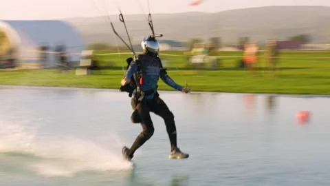 Skydiving. Canopy piloting (swoop). Stockbeeldmateriaal 319620047