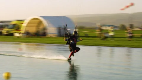 Skydiving. Canopy piloting (swoop) Stockbeeldmateriaal 319620185