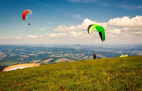 Skydiving  extreme training in mountains Fotos de archivo