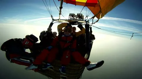 Skydiving from a hot air balloon 스톡 동영상 13146766