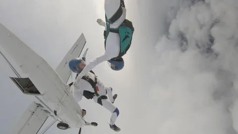 Skydiving new Stock Footage 136754411