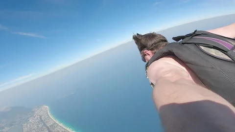 Skydiving selfie over the beach 스톡 동영상 217555902