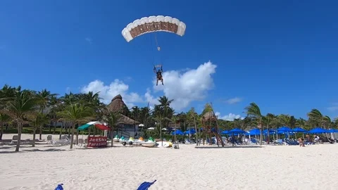 Skydiving, tandem jump. 스톡 동영상 165425169