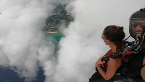 Skydiving, tandem jump. Stock Footage 165481633