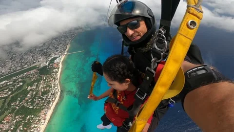 Skydiving, tandem jump. Stock Footage 165482048