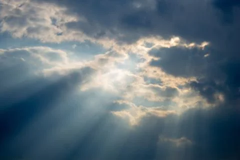 Skylight in the clouds, columns of sunlight, evening sun Foto stock