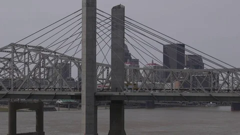 Skyline - with 2 bridges foreground medium 動画素材 76327053