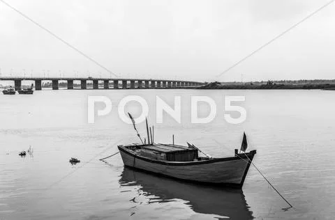 Skyline with bridge and boat, B&W Stock Photos