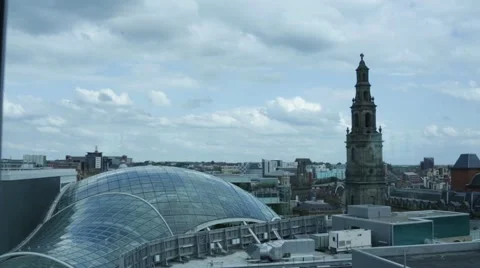 Skyline with fast motion clouds passing 動画素材 41611367