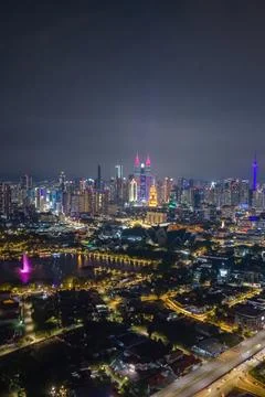 The skyline glitters with thousands of lights Stock-Fotos