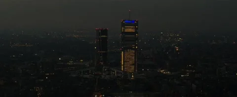 Skyline Milan Aerial Drone Allianz Tower - 4K - Milan - Italy Vídeo Stock 147965553