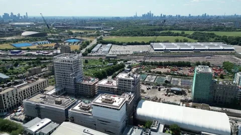 Skyline Progress: Aerial Construction Site Video,New Flats in East London, 4k Vídeos de archivo 246393824