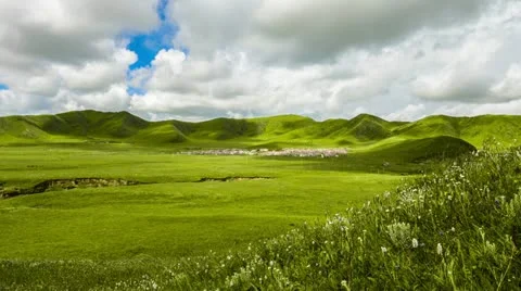 Sky,meadow and cloudscape in tibet highland,time lapse. Video stock 22159744