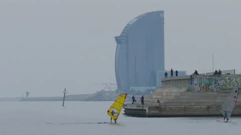 Skyscraper and Windsurfers Vídeos de archivo 60742668
