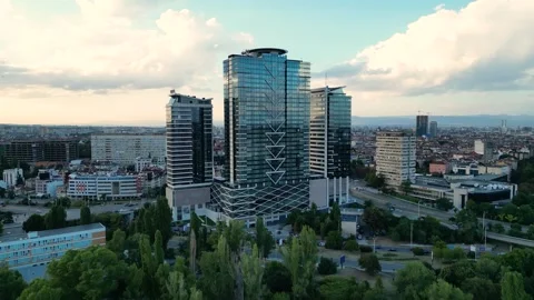 Skyscraper in the capital of Bulgaria - Sofia. 動画素材 253420787