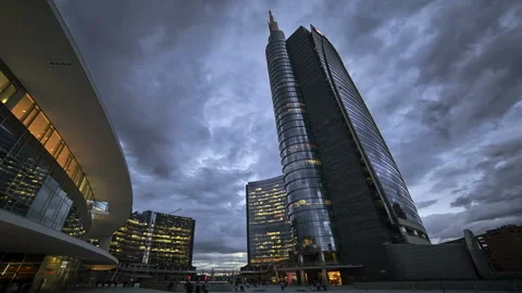 Skyscraper Day to Night time lapse in Milan, Italy Vidéo 233723537