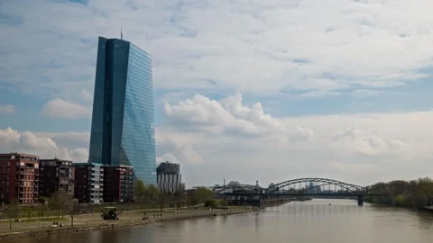Skyscraper Hyperlapse View Overlooking a River and Bridge in a Modern City Vídeos de archivo 331103799
