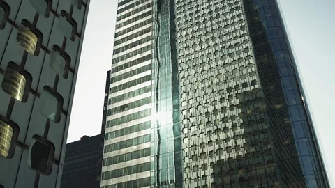 Skyscraper reflection with green glass windows at business district in Paris, 스톡 동영상 119362225