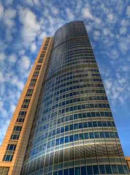 Skyscraper under cloudy sky Fotos Stock