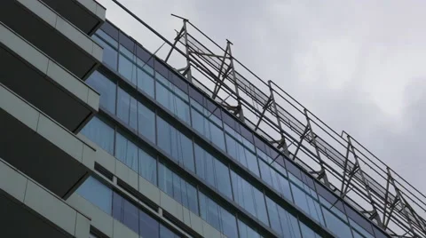 Skyscraper window glass cleaners 스톡 동영상 57088638