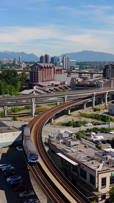 SkyTrain Crossing Elevated Rail Bridge - Richmond - British Columbia - Canada 스톡 동영상 338071010