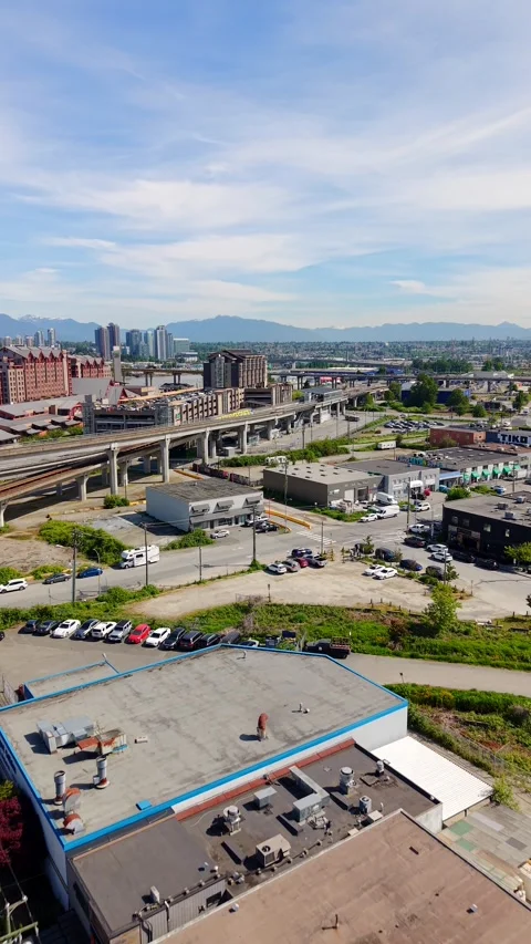 SkyTrain - Elevated Rail Bridge - Richmond - British Columbia - Canada 스톡 동영상 338070990