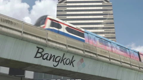 Skytrain passing between National Stadium and Siam stations Stock Footage 99131488