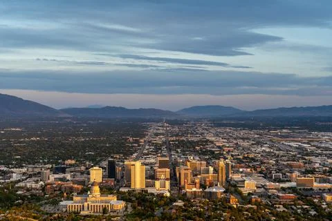 SLC, Utah - June 20, 2022: Views of the Salt Lake Valley from Ensign Peak, Utah. 스톡 사진