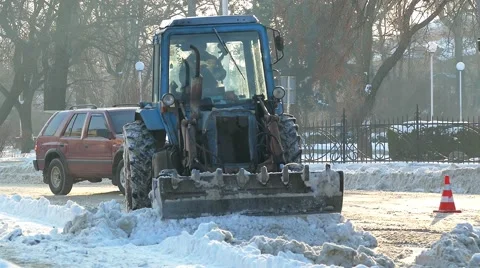 Сlearing of snow in Izmail. Video stock 59795654