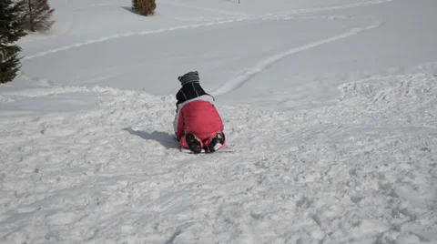 Sledding and crashing Видео 37013861