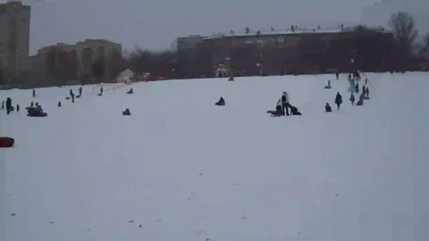Sledding in winter 動画素材 121470698