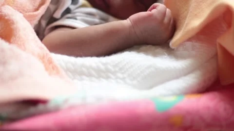 Sleeping Babys Hand CloseUp Vídeos de archivo 61773336