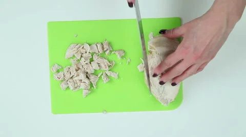 Slice the fillet into pieces 库存影片 62023462