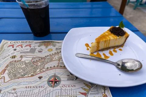 Slice of Key Lime Pie Served on a Key West Map Placemat Fotos de archivo