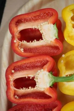 Sliced Capsicum on plate Foto stock