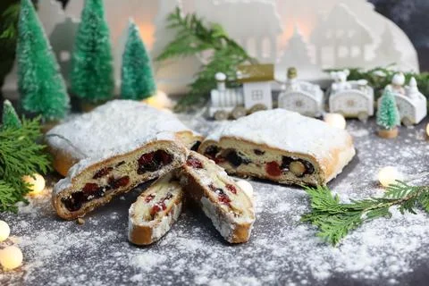 Sliced Chrismas stollen Stock-Fotos