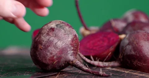 Sliced fresh beets on a cutting Board. Stock Footage 126173628