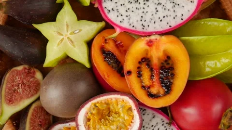 Sliced fruit on a plate. Video stock 240276054