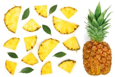 Sliced pineapple isolated on white background. Top view. Flat lay pattern Foto stock