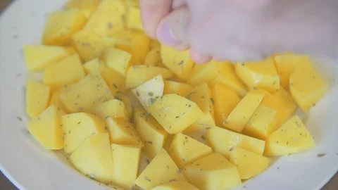 Sliced potatoes on the plate 動画素材 103869861