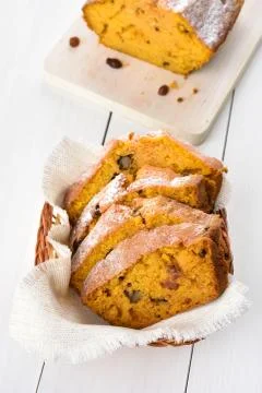 Sliced pumpkin bread Foto stock
