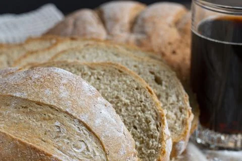 Sliced Rustic Bread with Kvass Foto stock