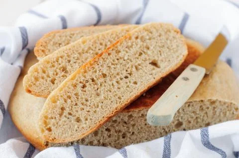 Sliced Whole-Wheat Bread Stock-Fotos