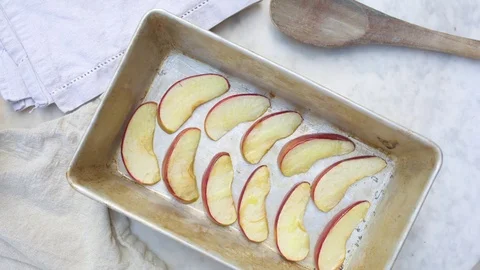Slices of apple arranged in tray Video stock 76100022