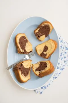 Slices of marble cake Stock-Fotos