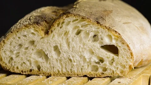 Slices of rustic bread 库存影片 89601957