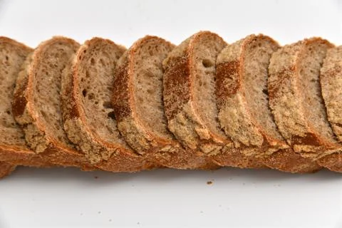 Slices of rye bread on white background 000012602 02 Foto stock