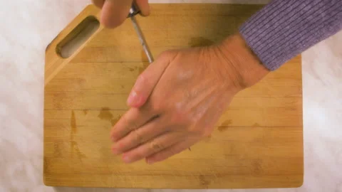 Slicing an apple Stock Footage 162128754