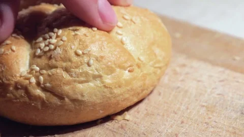 Slicing bread bun Stock Footage 77136398