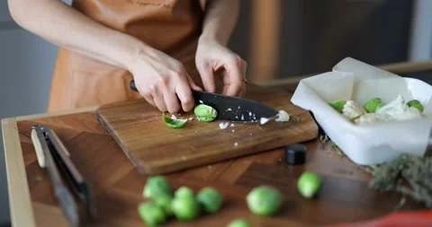 Slicing broccoli, close-up Stock Footage 146752367
